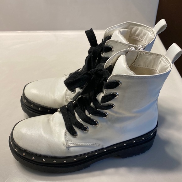 Girls boots- size 13 M - Picture 1 of 1